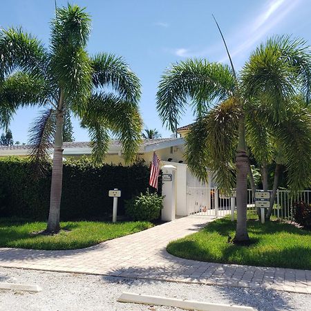 The Sea Spray Resort Siesta Key Exterior photo